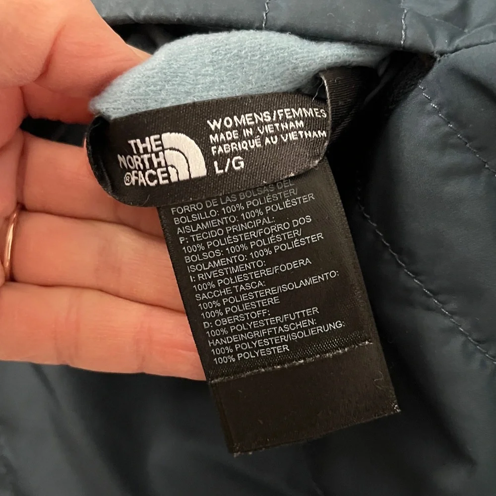 North Face Steel Blue Reversible Jacket - Picture 6 of 7